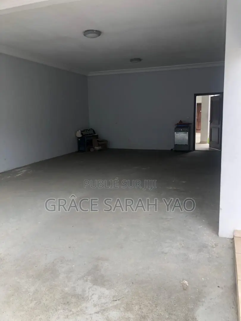 5chbre Duplex dans Grâce Sarah, Cocody à Louer