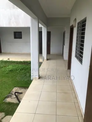 5chbre Duplex dans Grâce Sarah, Cocody à Louer