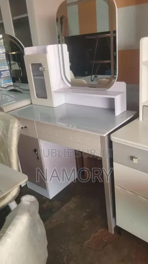 Coiffeuse Importe Disponible