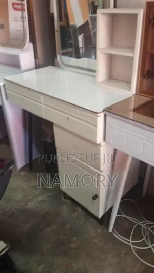 Coiffeuse Importe Disponible