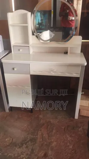 Coiffeuse Importe Disponible