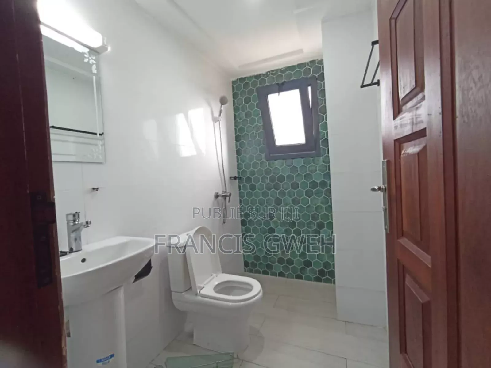 2chbre Appartement dans Francis Gweh, Cocody à Louer