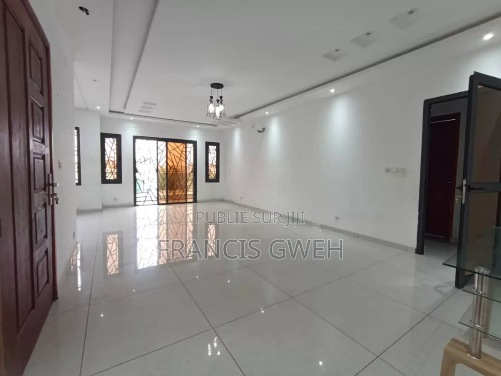 2chbre Appartement dans Francis Gweh, Cocody à Louer