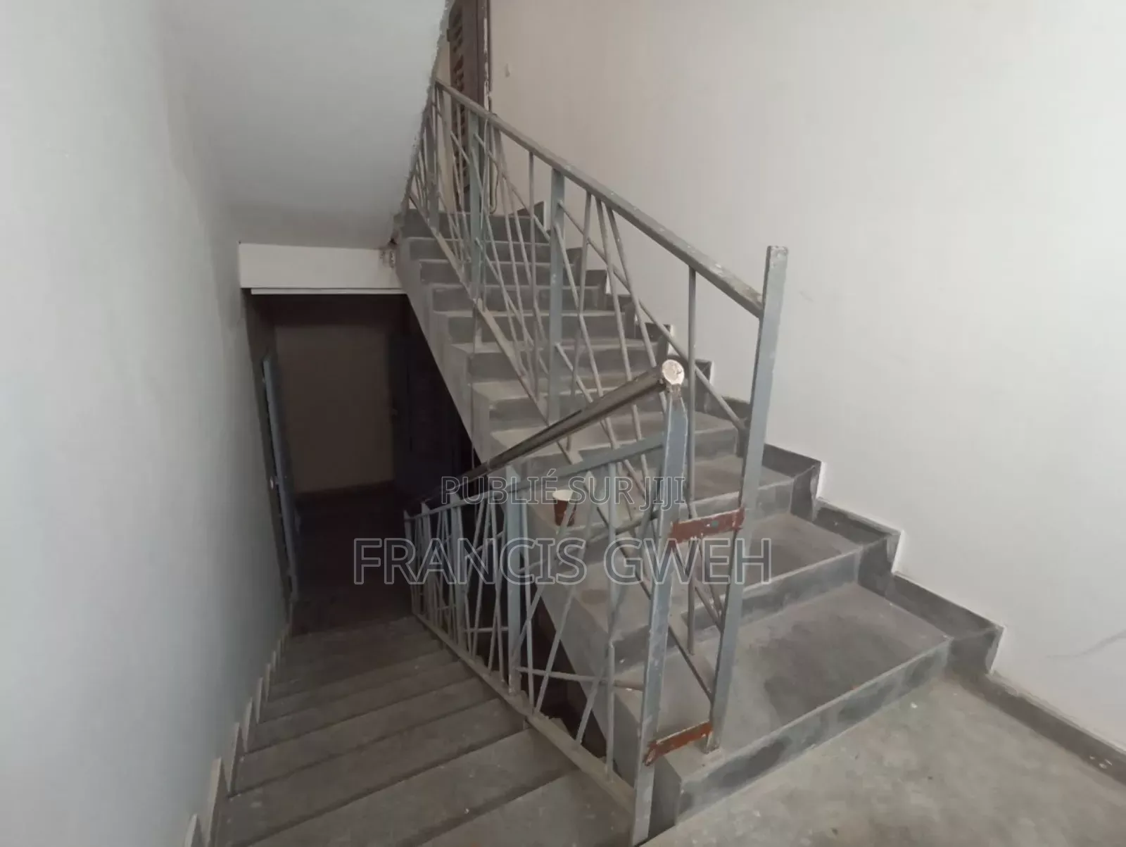 2chbre Appartement dans Francis Gweh, Cocody à Louer