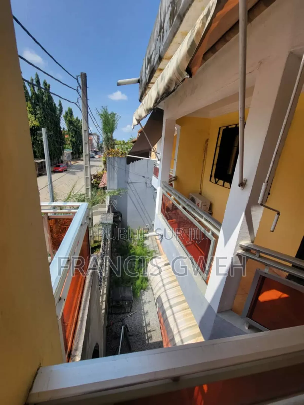 5chbre Duplex dans Francis Gweh, Cocody à Vendre