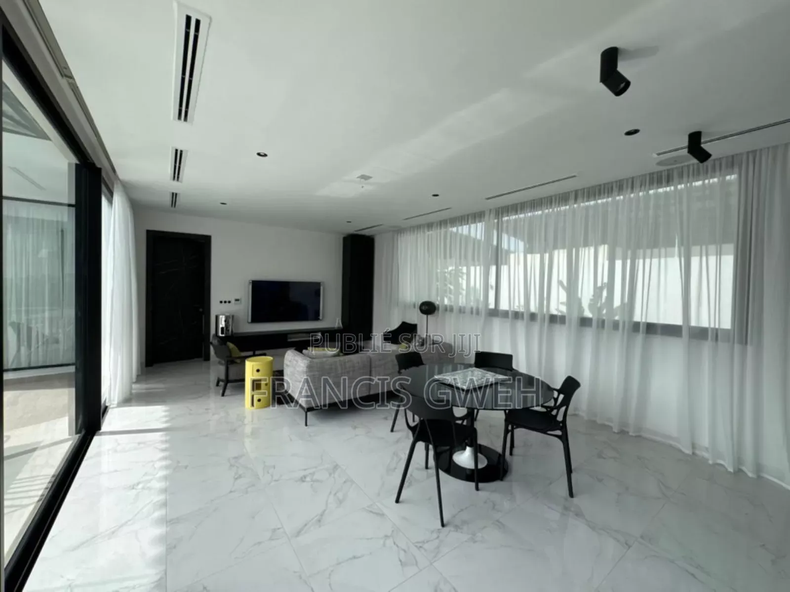 Furnished 3chbre Villa dans Francis Gweh, Cocody à Vendre