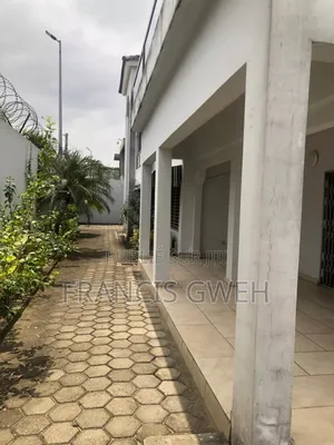 6chbre Duplex dans Francis Gweh, Cocody à Louer