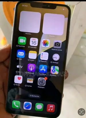 Photo - New Apple iPad (2025) 128 GB Blanc