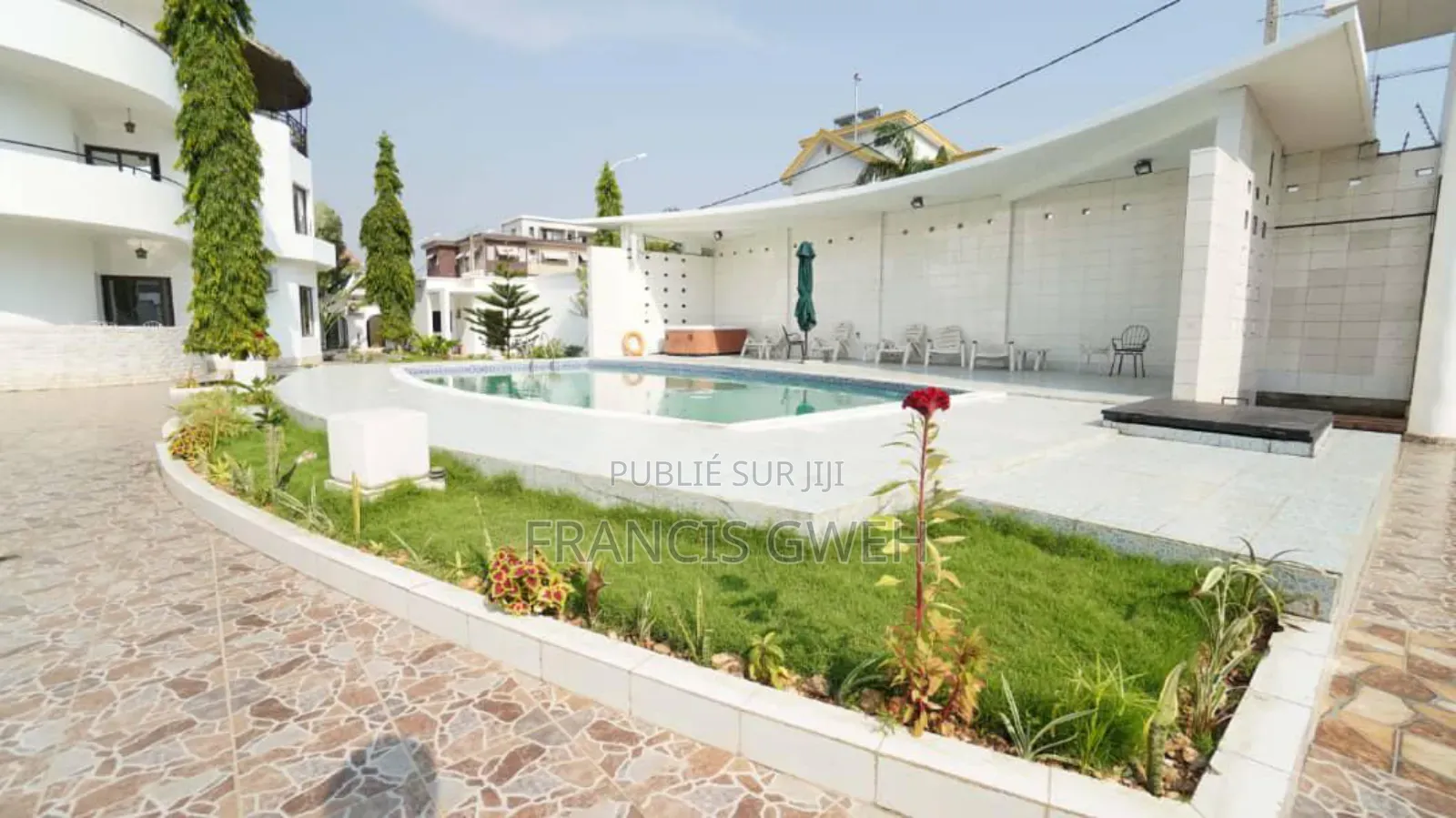 Furnished 11chbre Duplex dans Francis Gweh, Cocody à Louer