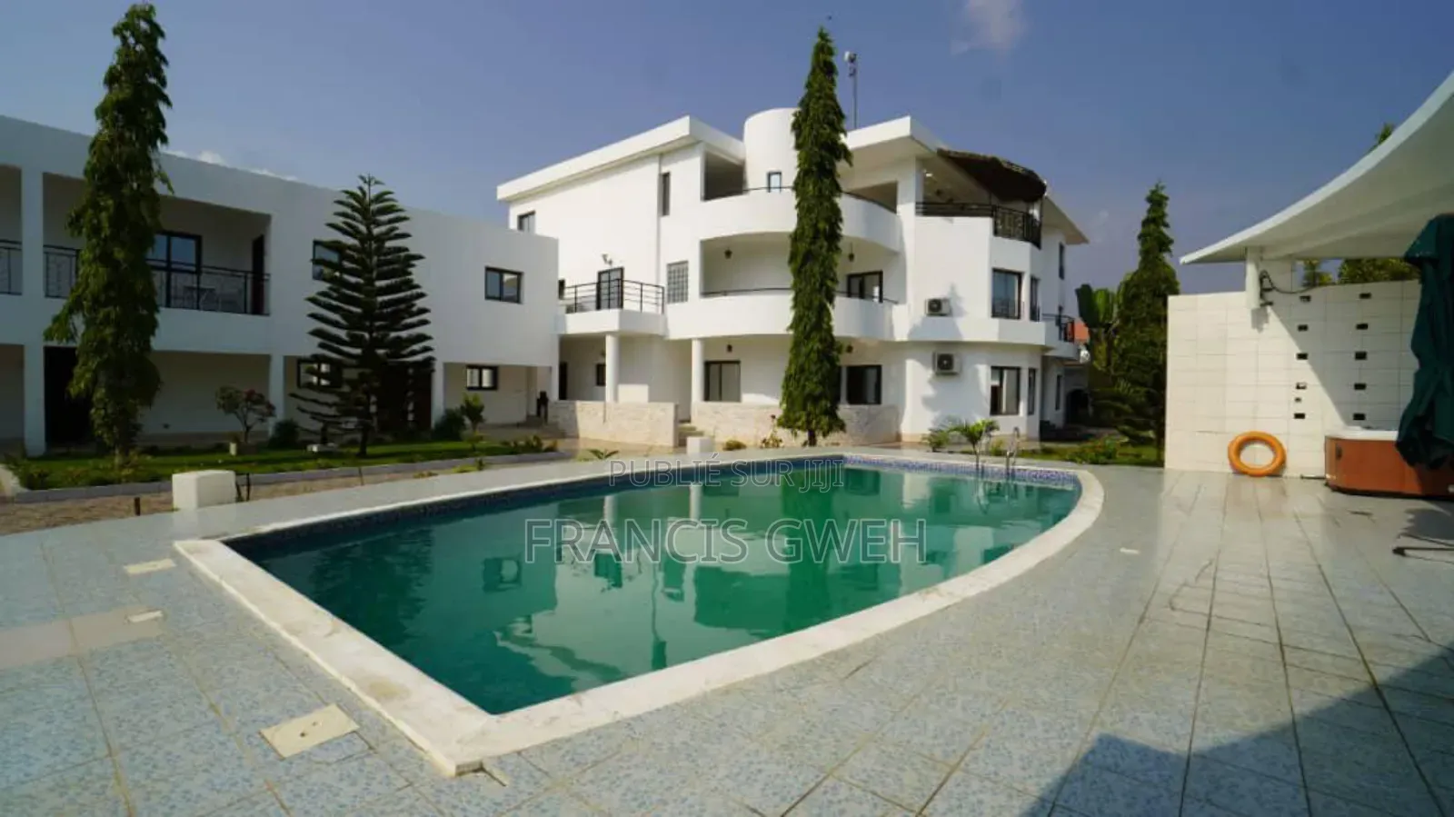 Furnished 11chbre Duplex dans Francis Gweh, Cocody à Louer