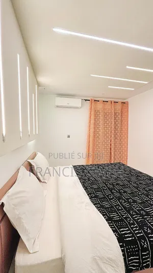 Photo - Furnished 3chbre Appartement dans Francis Gweh, Cocody à Louer