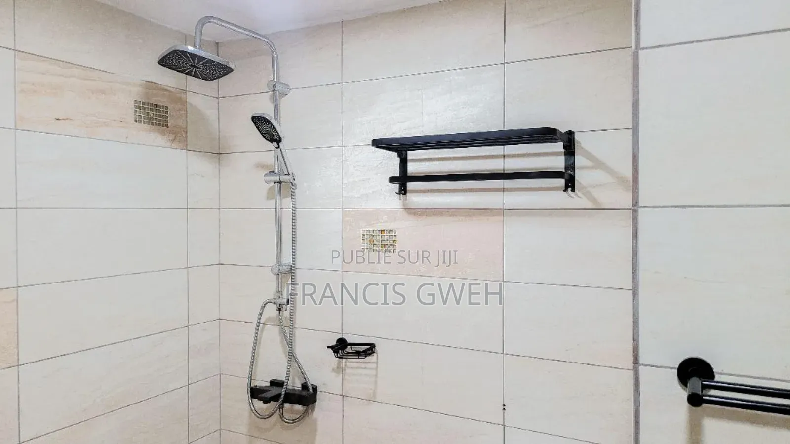 Furnished 4chbre Appartement dans Francis Gweh, Cocody à Louer