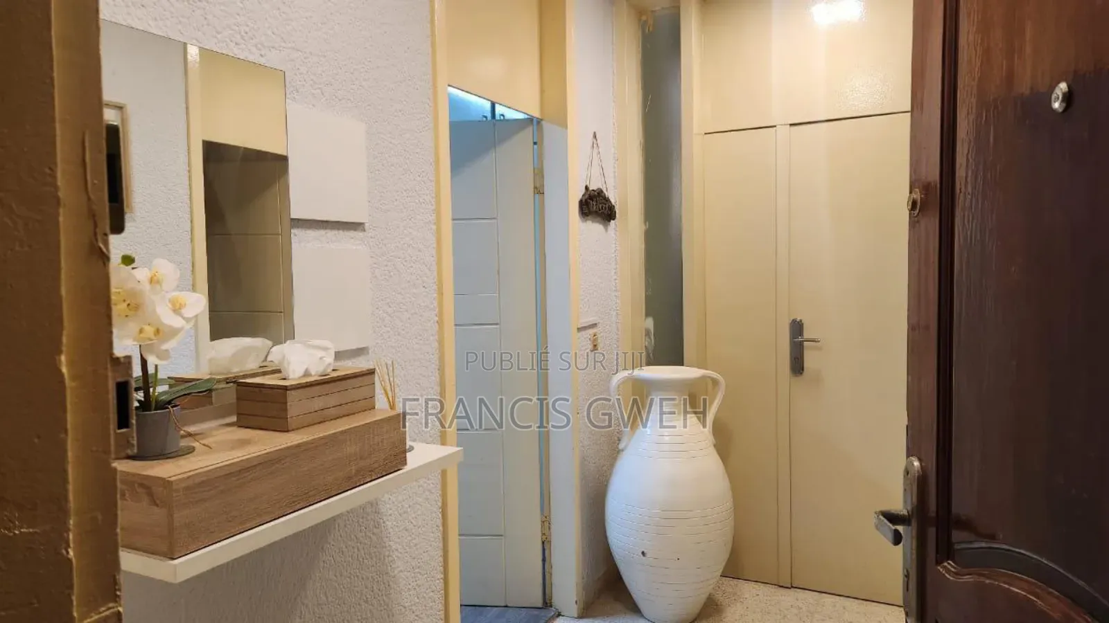 Furnished 2chbre Appartement dans Francis Gweh, Cocody à Louer