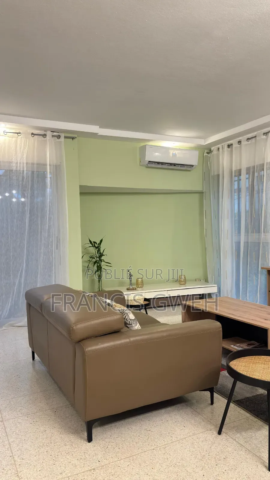Furnished 2chbre Appartement dans Francis Gweh, Cocody à Louer