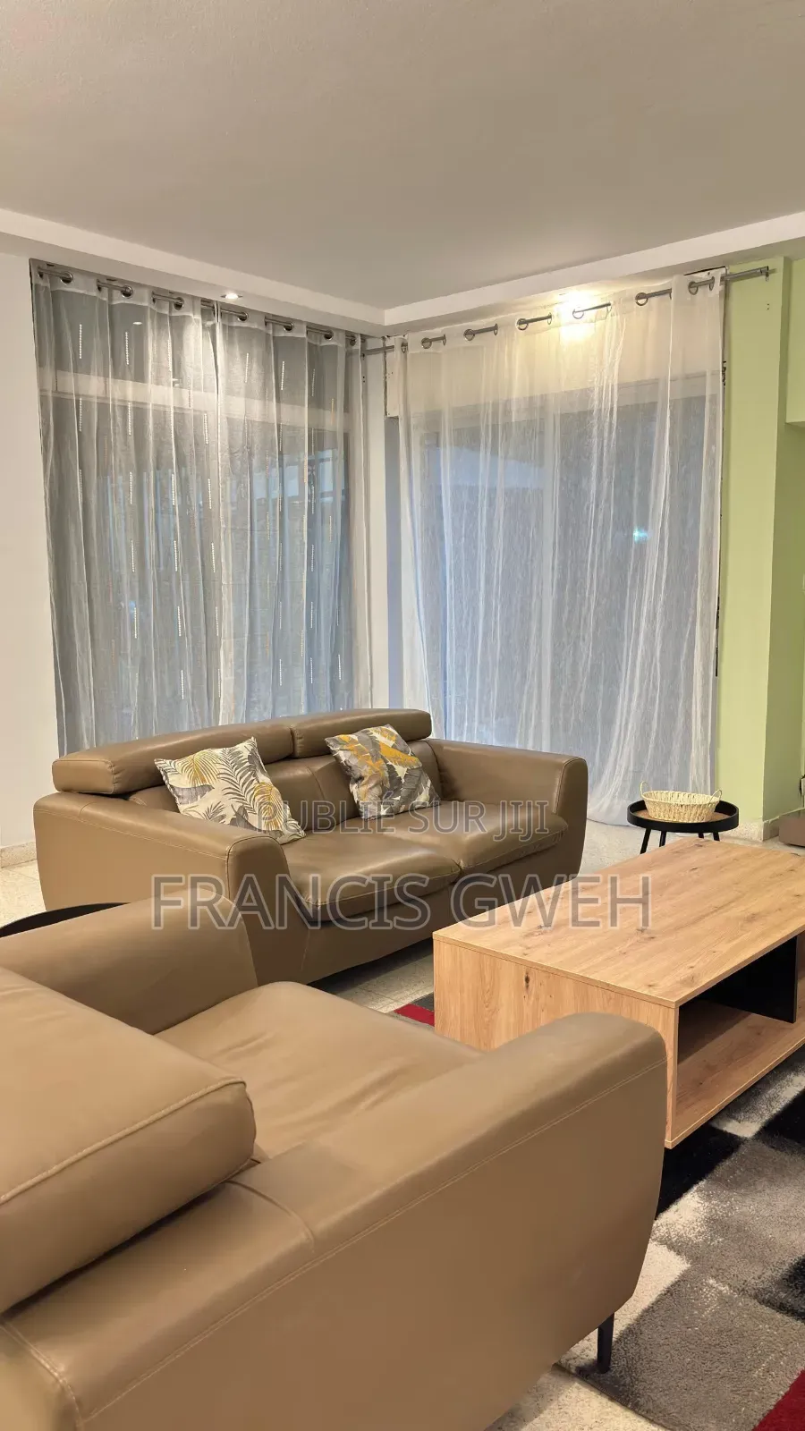 Furnished 2chbre Appartement dans Francis Gweh, Cocody à Louer