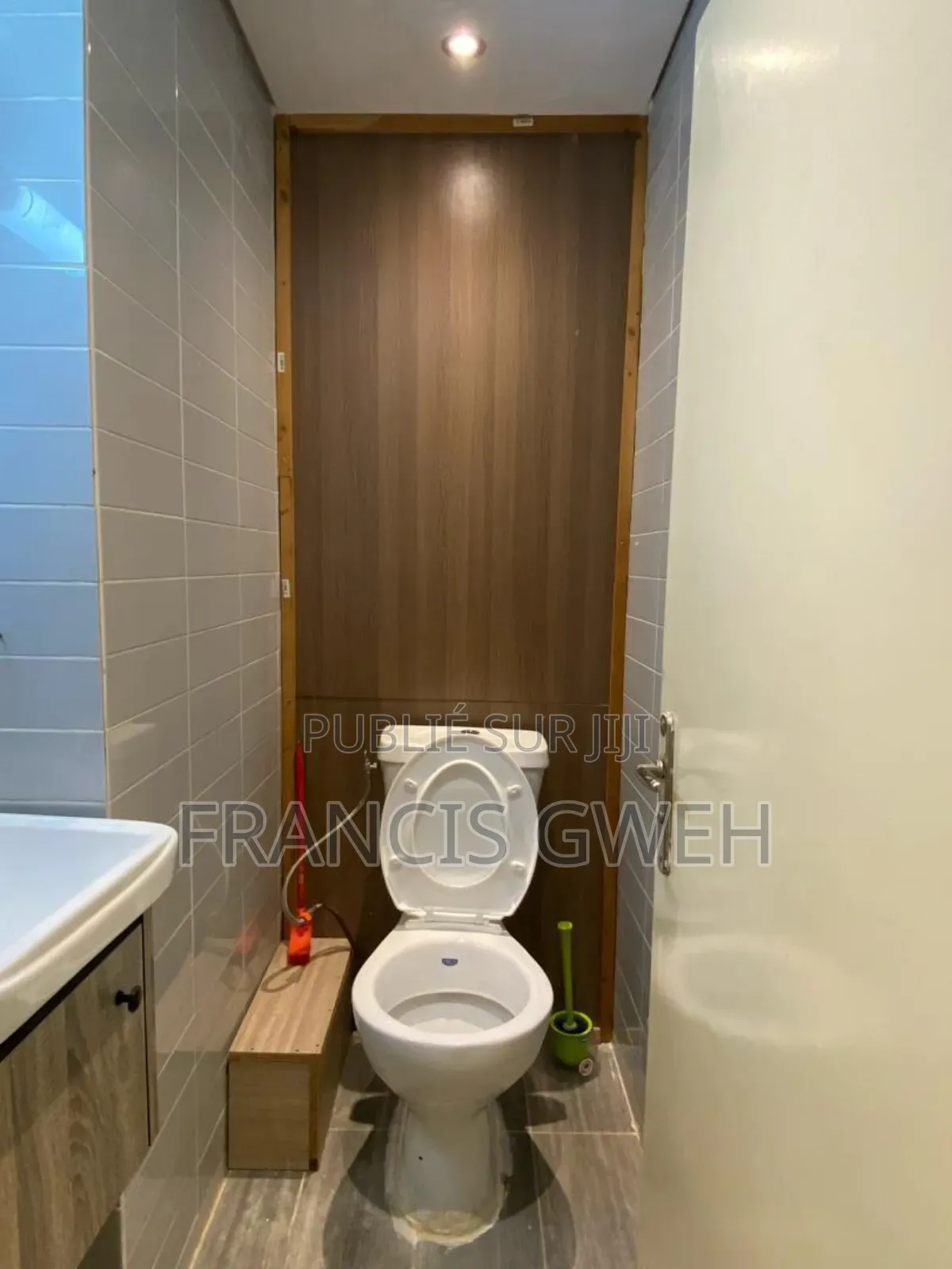 Furnished 2chbre Appartement dans Francis Gweh, Cocody à Louer