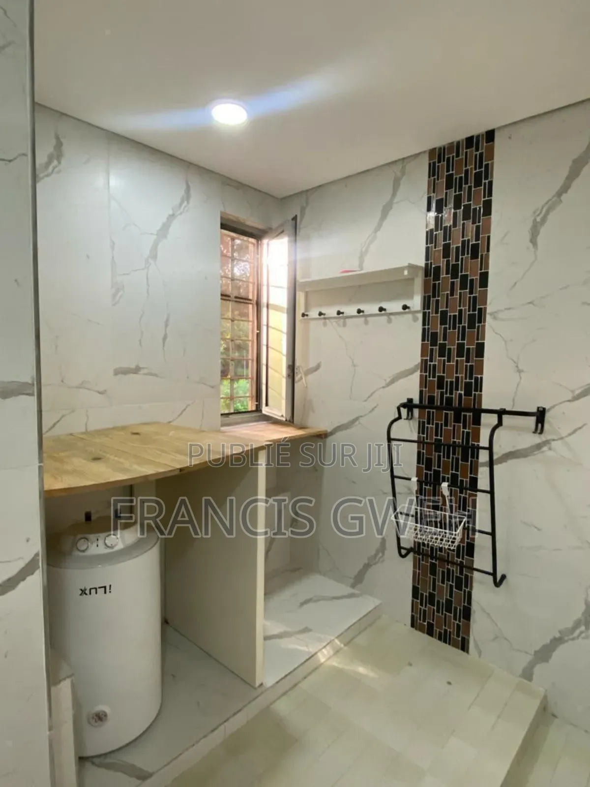 Furnished 2chbre Appartement dans Francis Gweh, Cocody à Louer