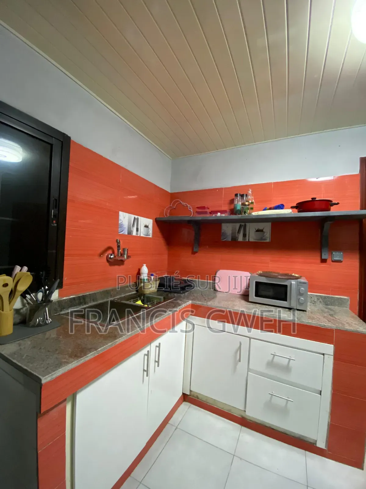 Furnished 2chbre Appartement dans Francis Gweh, Cocody à Louer