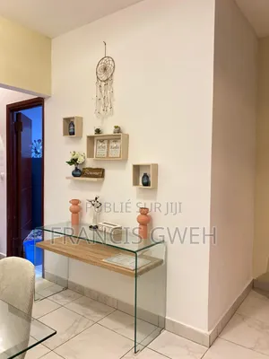 Furnished 2chbre Appartement dans Francis Gweh, Cocody à Louer