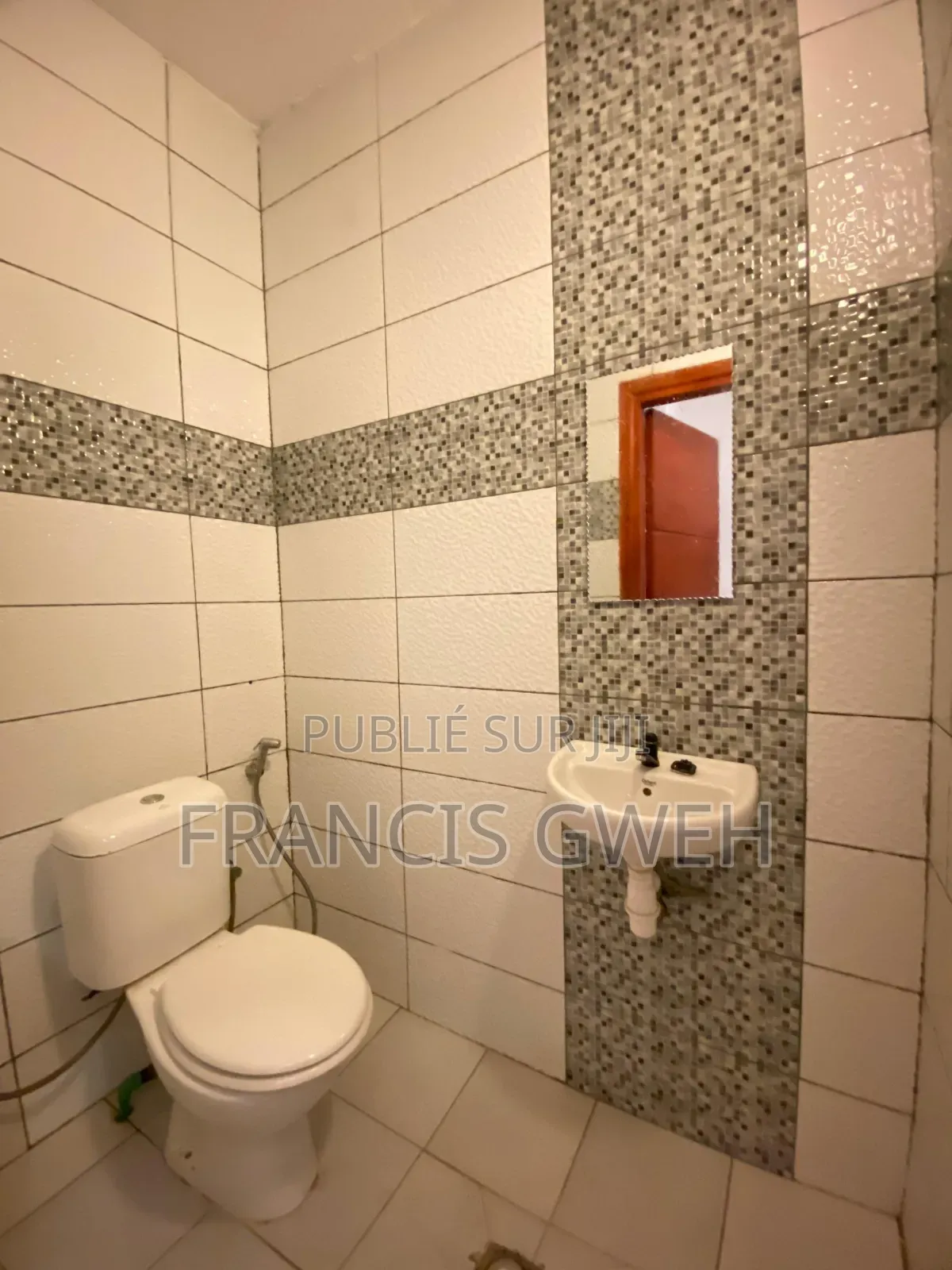 Furnished 2chbre Appartement dans Francis Gweh, Cocody à Louer