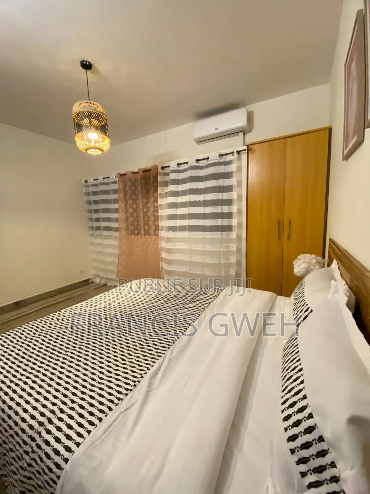 Furnished 2chbre Appartement dans Francis Gweh, Cocody à Louer