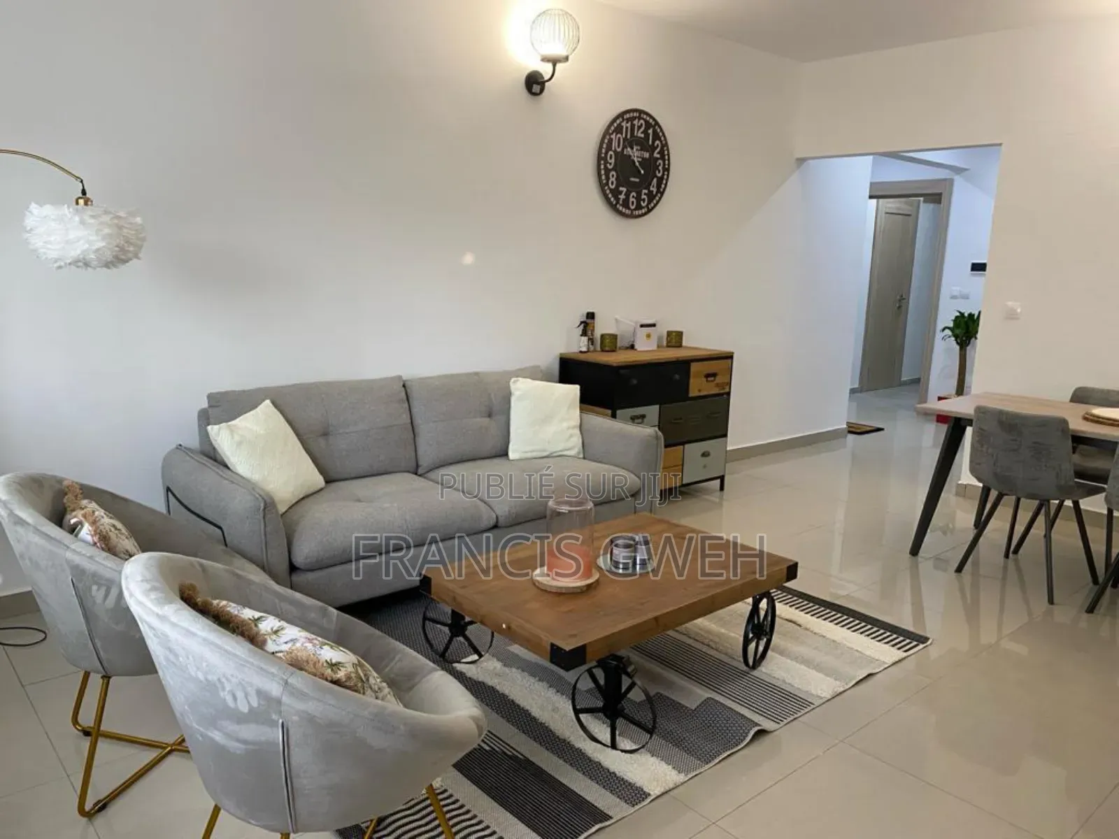 Furnished 3chbre Appartement dans Francis Gweh, Cocody à Louer