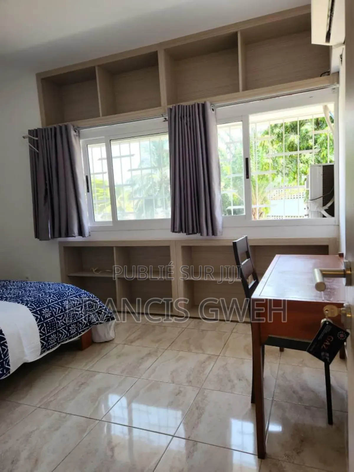 Furnished 3chbre Appartement dans Francis Gweh, Cocody à Louer