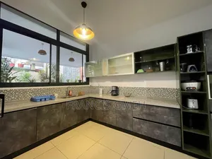 Furnished 4chbre Duplex dans Francis Gweh, Cocody à Louer