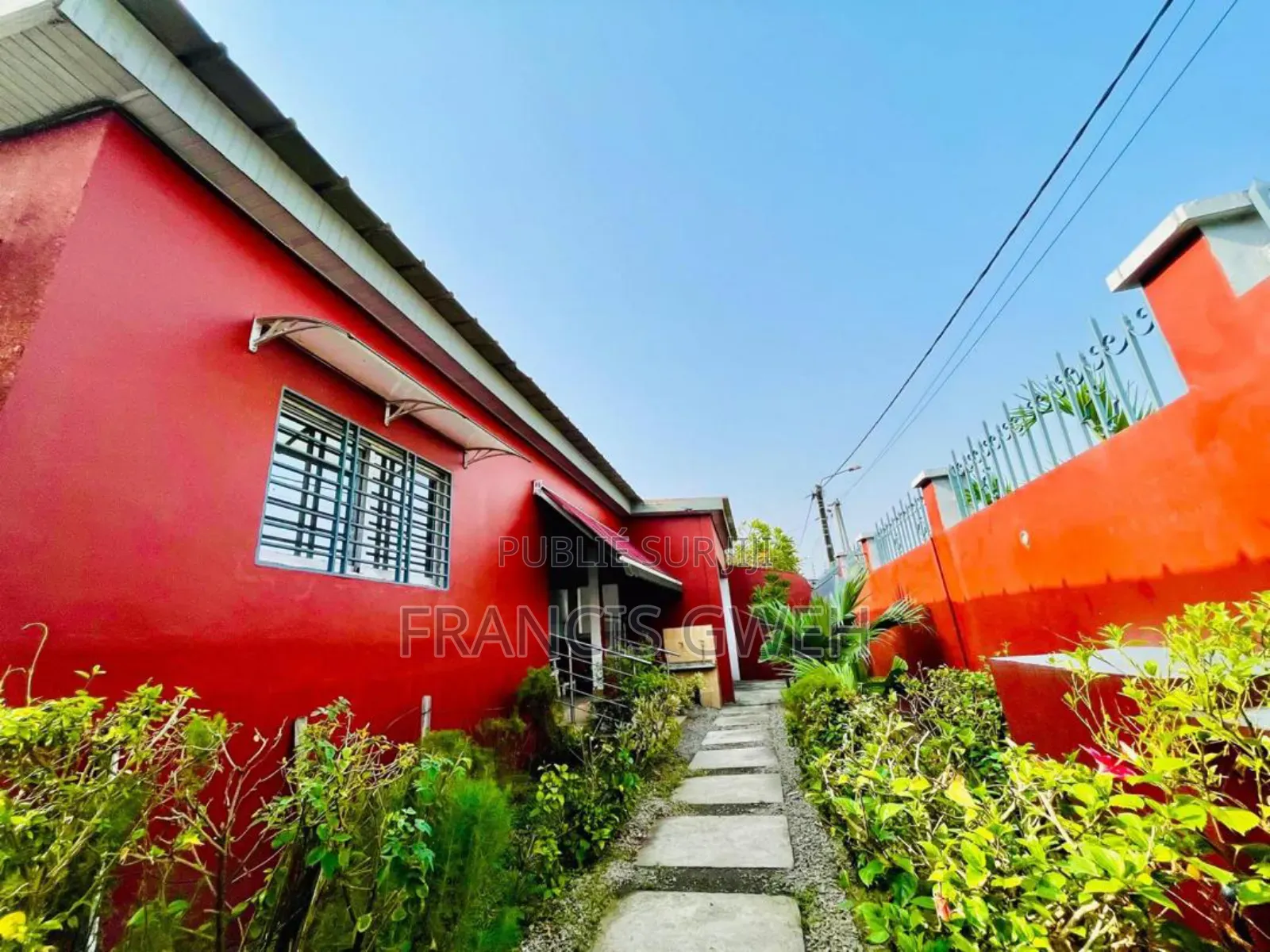 Furnished 4chbre Villa dans Francis Gweh, Cocody à Louer