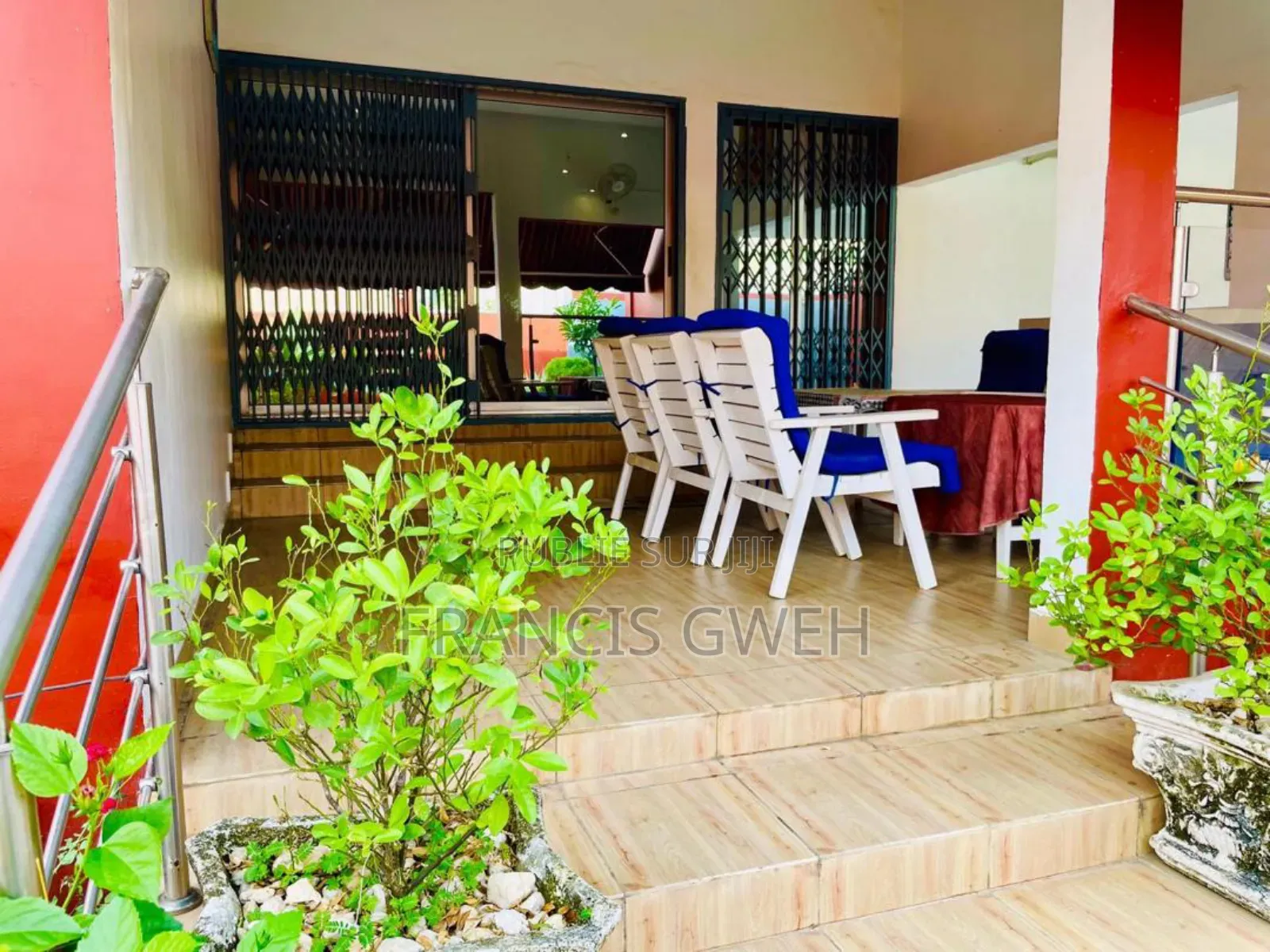 Furnished 4chbre Villa dans Francis Gweh, Cocody à Louer