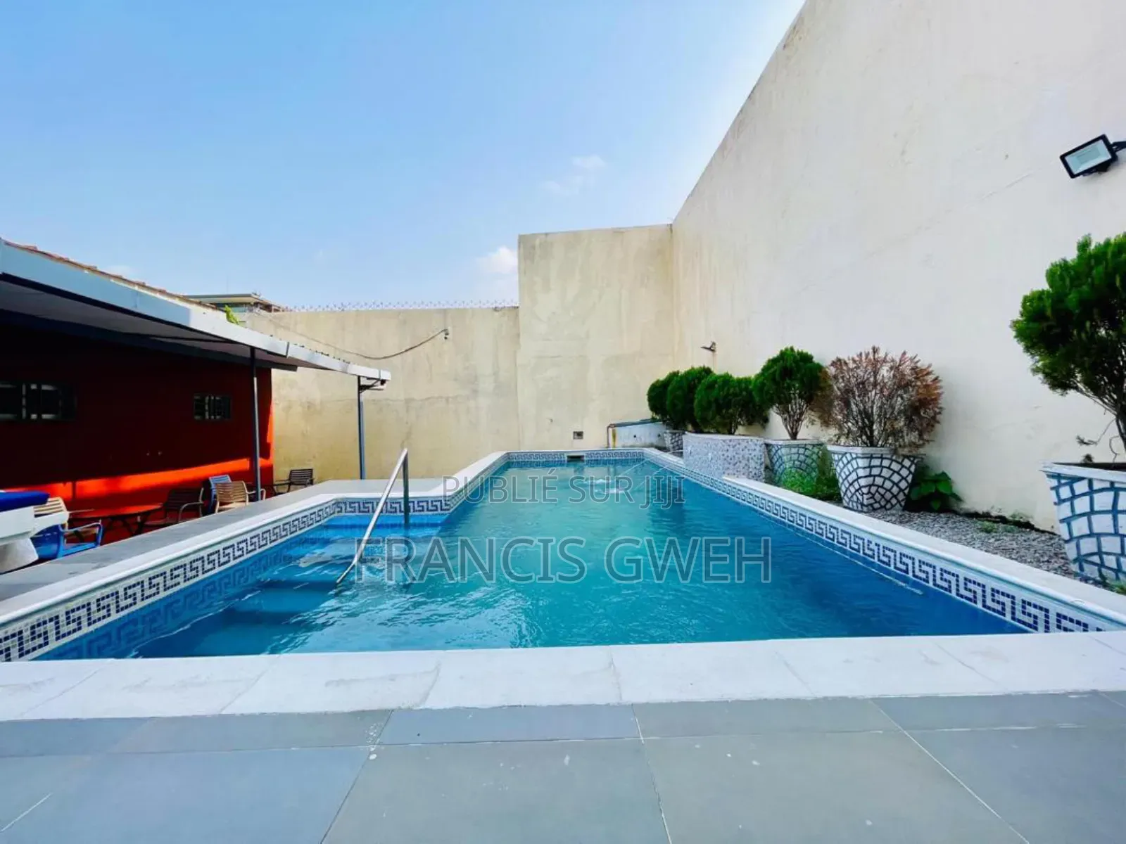 Furnished 4chbre Villa dans Francis Gweh, Cocody à Louer