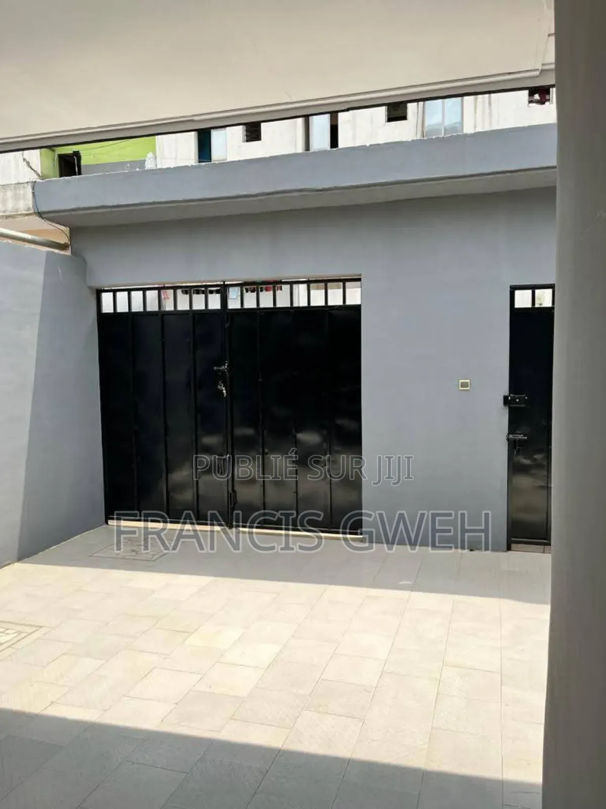 Furnished 2chbre Appartement dans Francis Gweh, Cocody à Louer