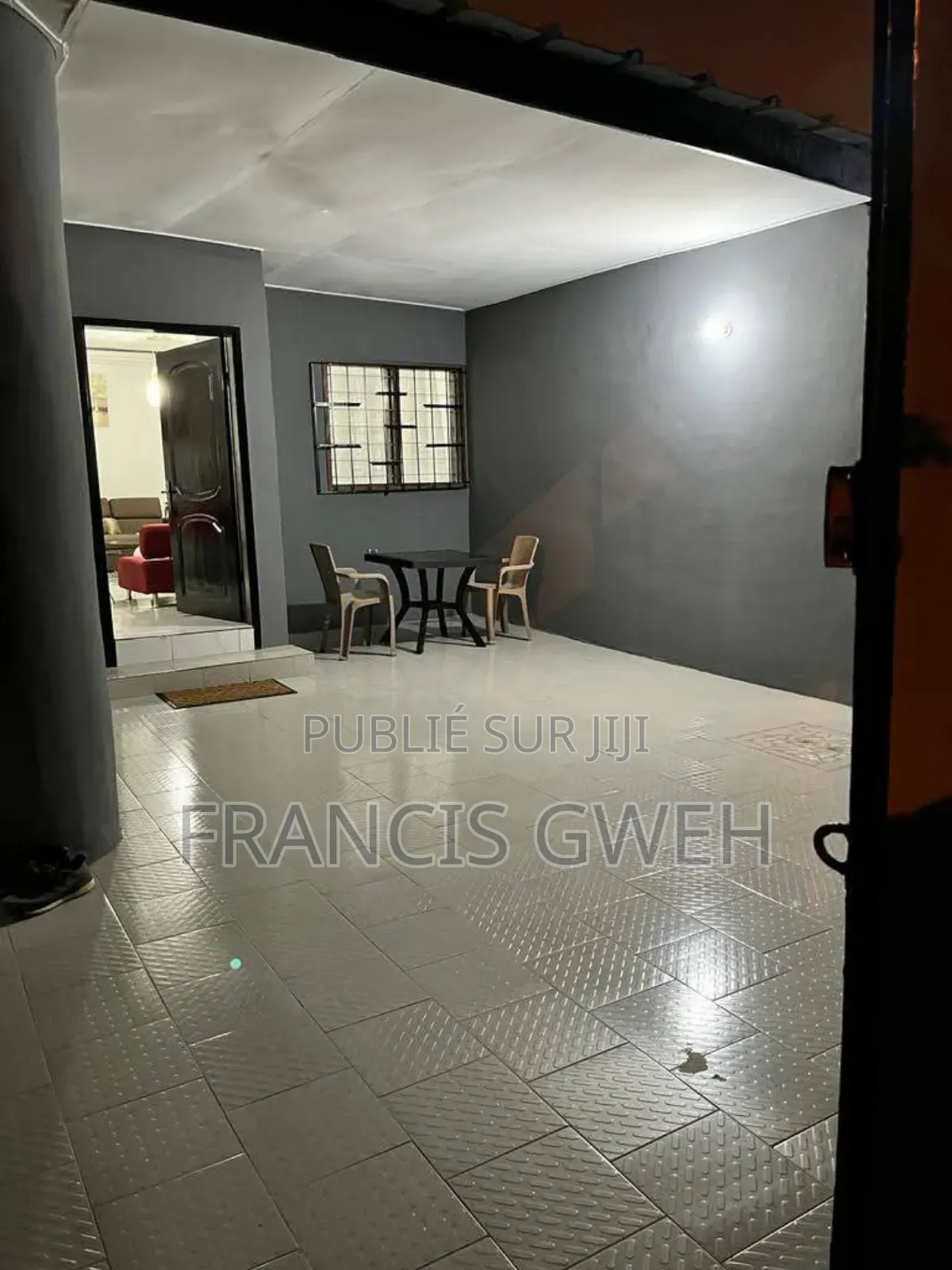 Furnished 2chbre Appartement dans Francis Gweh, Cocody à Louer