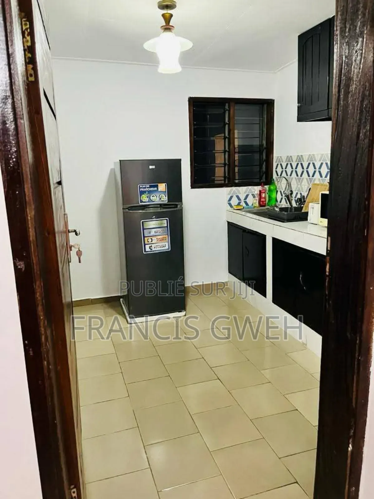 Furnished 2chbre Appartement dans Francis Gweh, Cocody à Louer