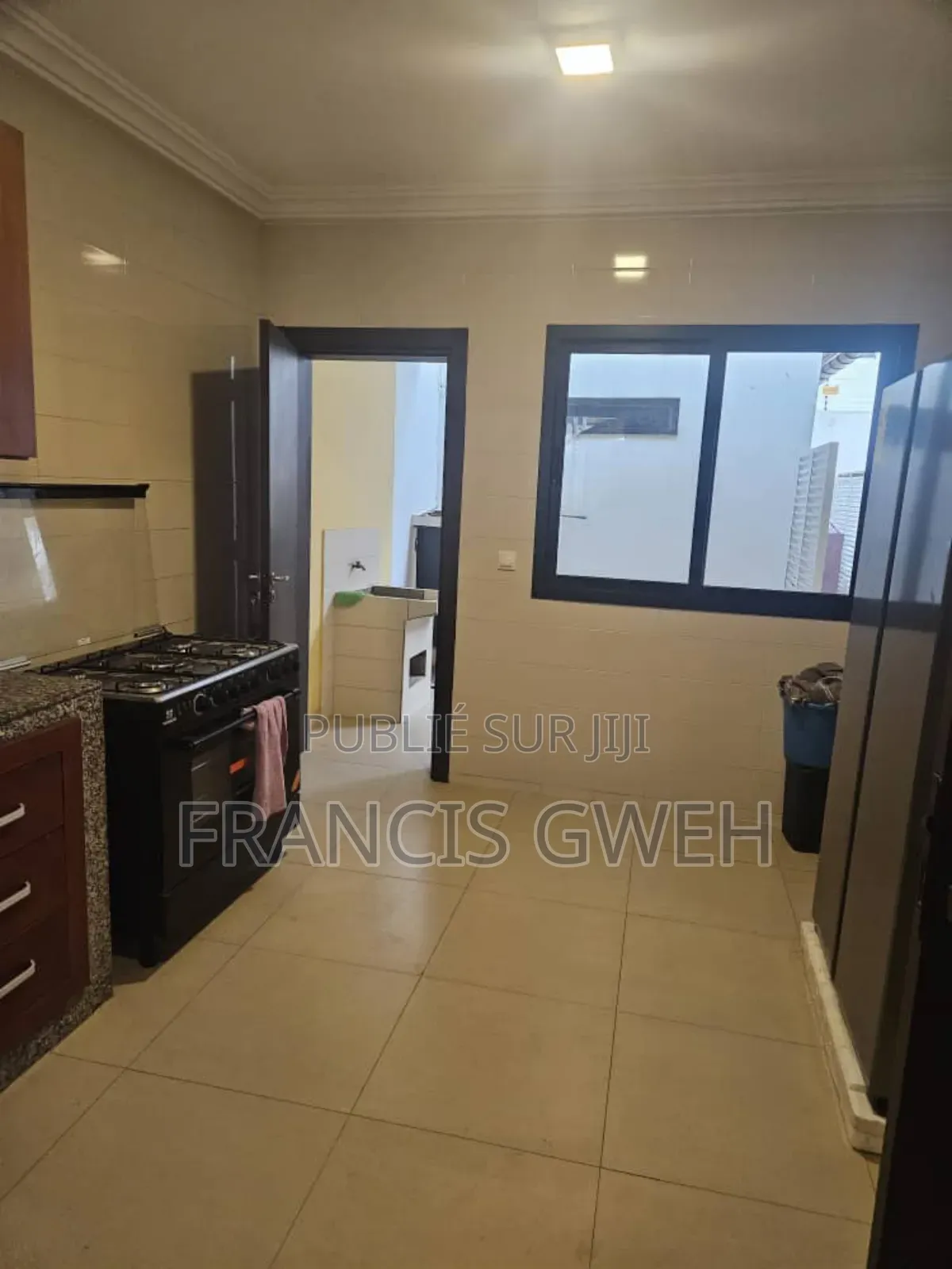Furnished 4chbre Duplex dans Francis Gweh, Cocody à Louer