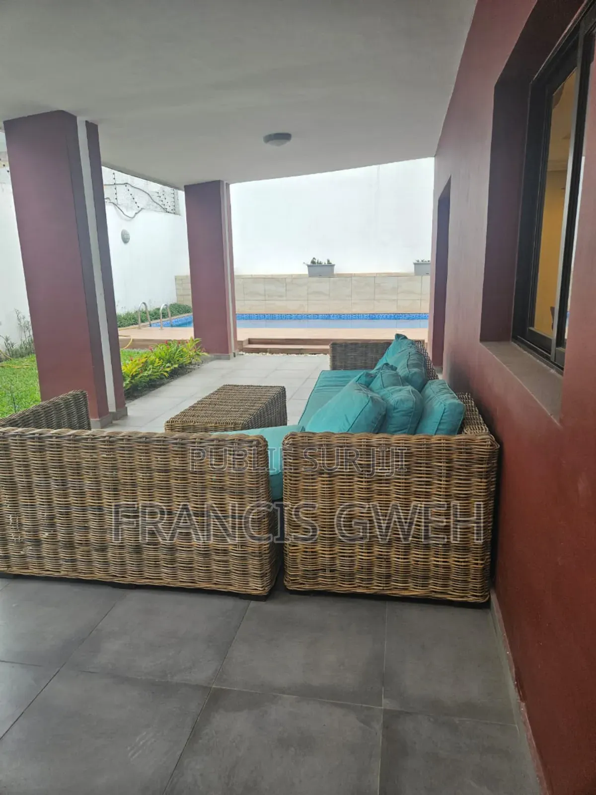 Furnished 4chbre Duplex dans Francis Gweh, Cocody à Louer