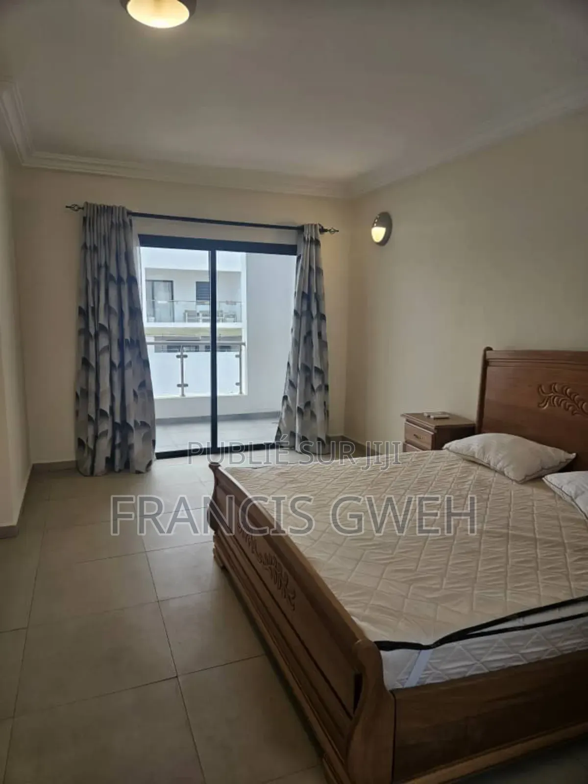 Furnished 4chbre Duplex dans Francis Gweh, Cocody à Louer