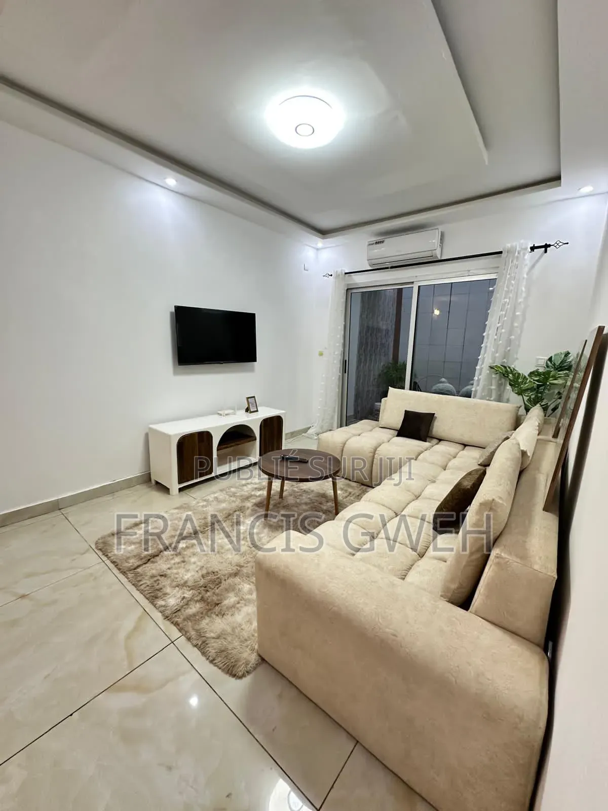 Furnished 1chbre Appartement dans Francis Gweh, Cocody à Louer