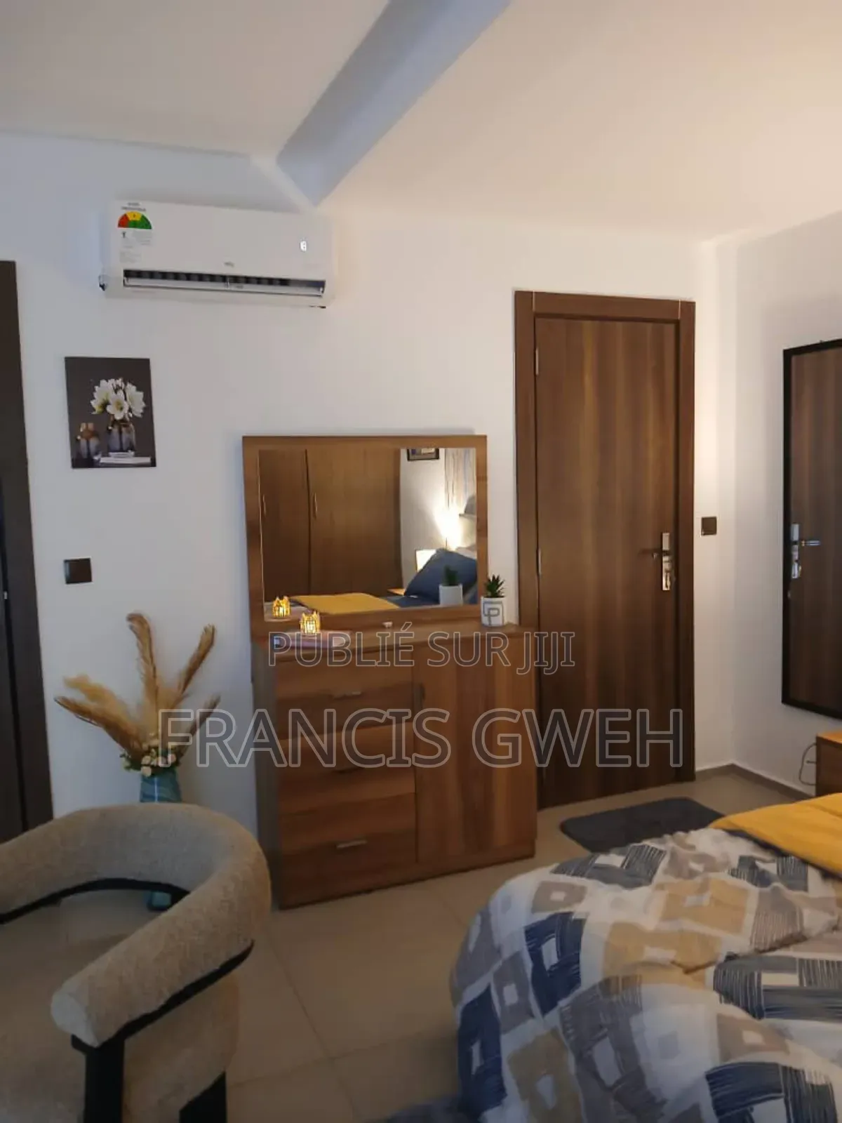 Furnished 1chbre Studio dans Francis Gweh, Cocody à Louer
