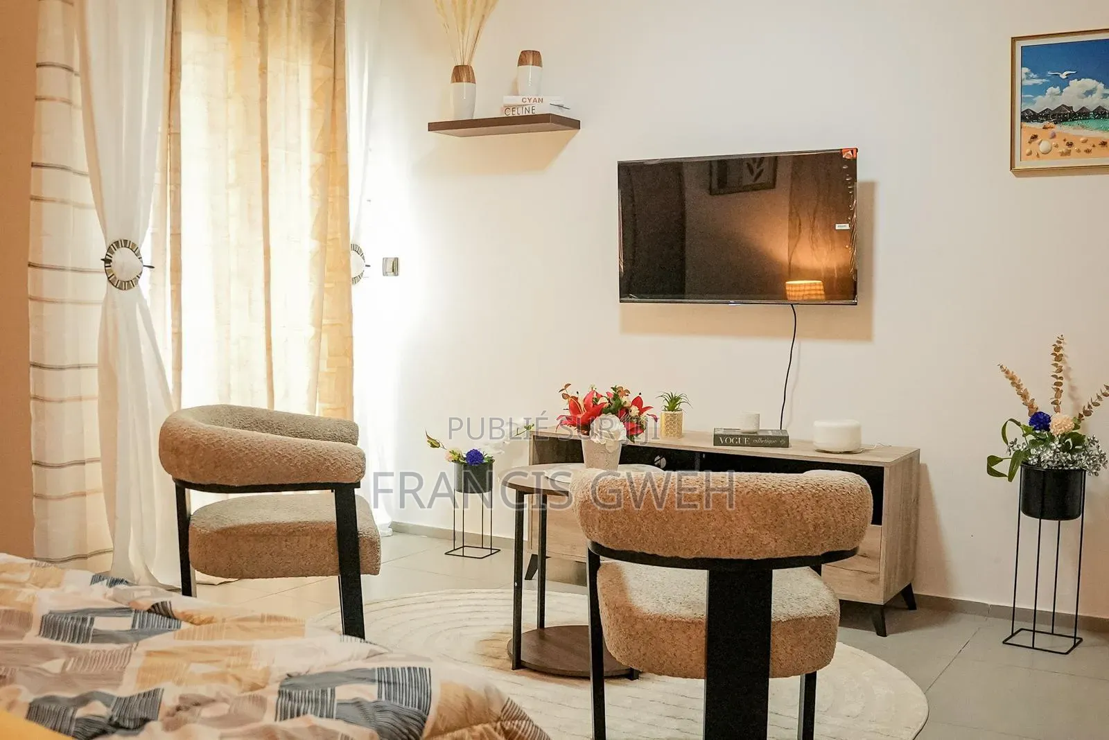 Furnished 1chbre Studio dans Francis Gweh, Cocody à Louer