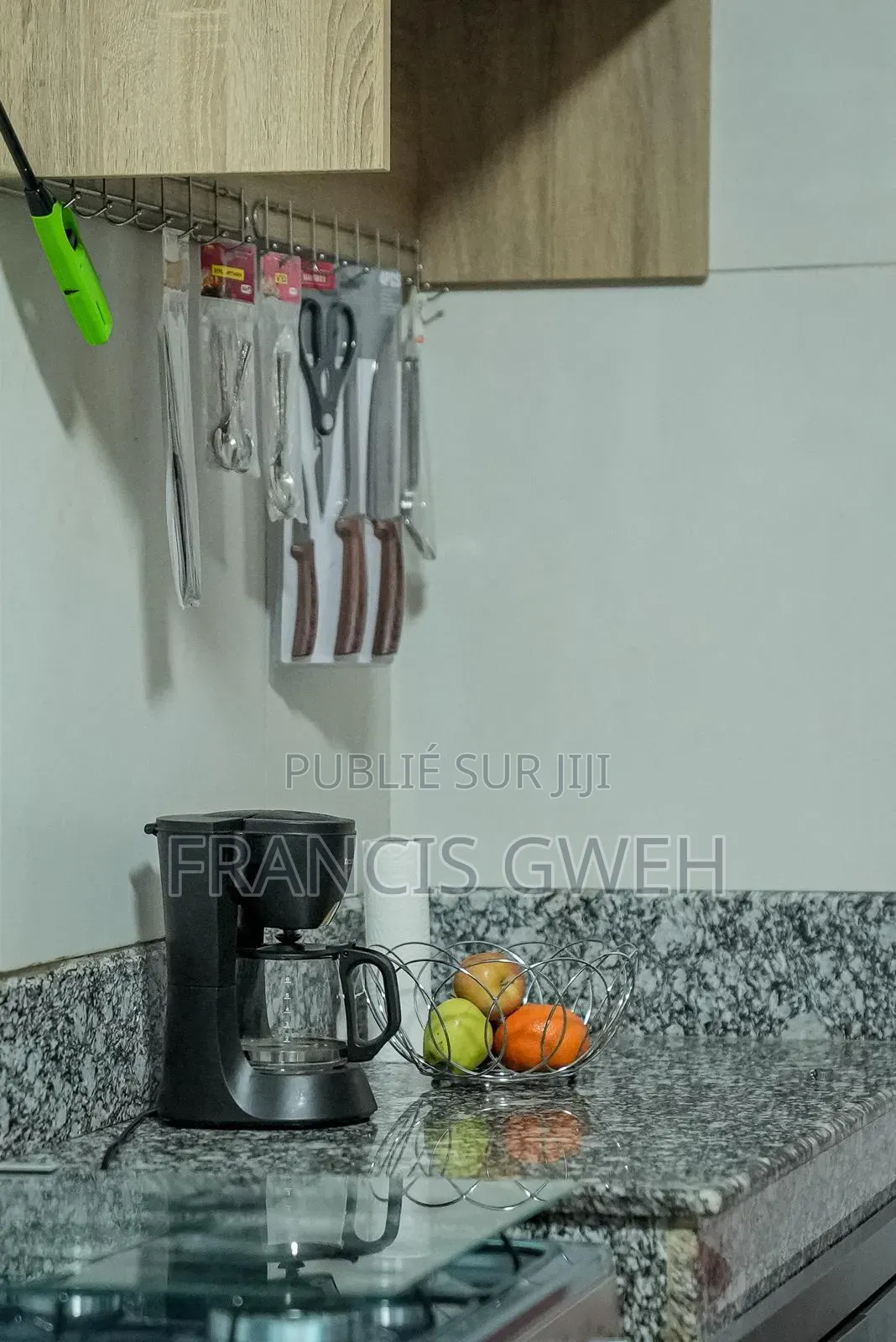 Furnished 1chbre Studio dans Francis Gweh, Cocody à Louer