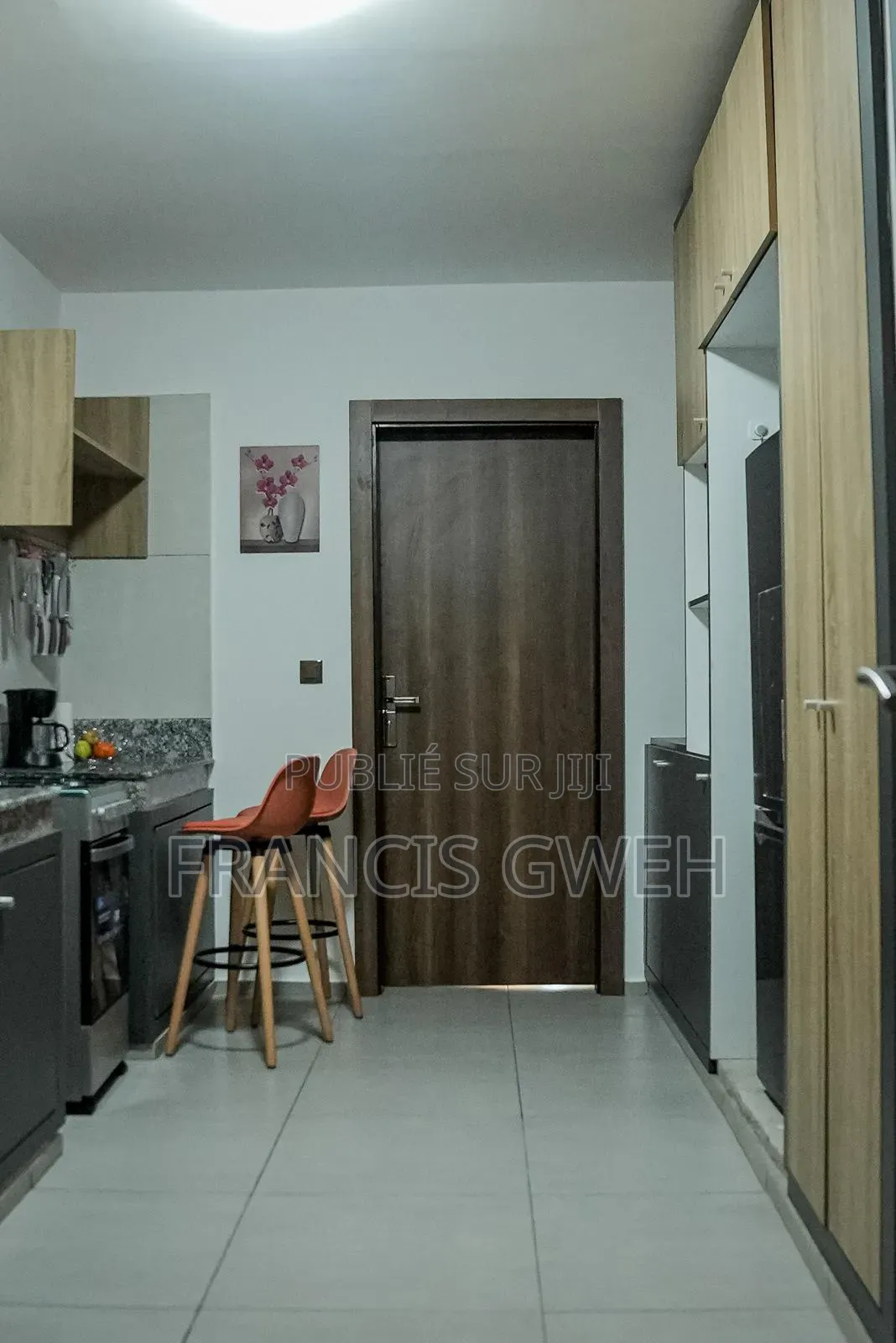 Furnished 1chbre Studio dans Francis Gweh, Cocody à Louer