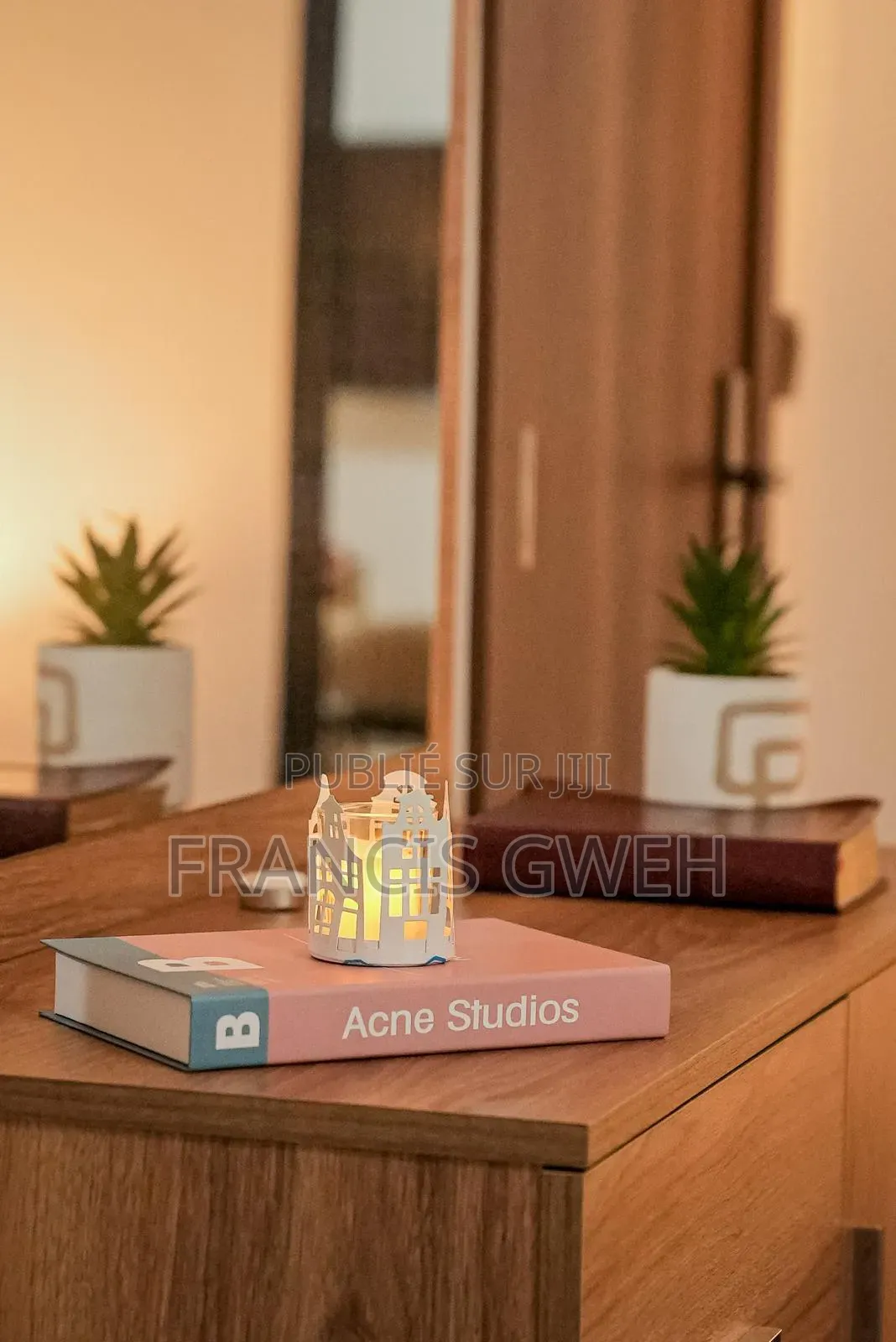 Furnished 1chbre Studio dans Francis Gweh, Cocody à Louer