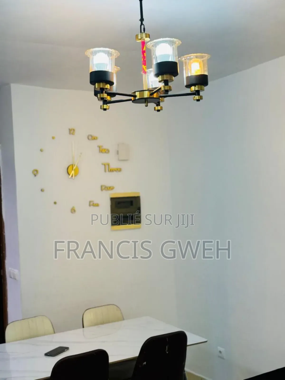 Furnished 3chbre Appartement dans Francis Gweh, Cocody à Louer
