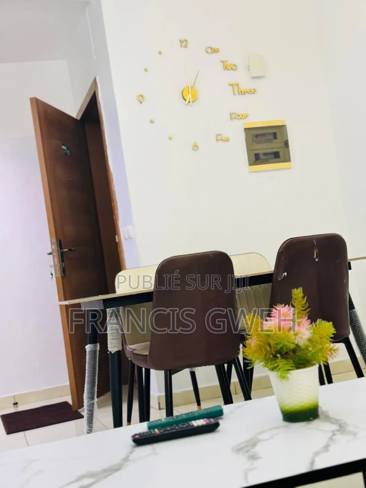 Furnished 3chbre Appartement dans Francis Gweh, Cocody à Louer