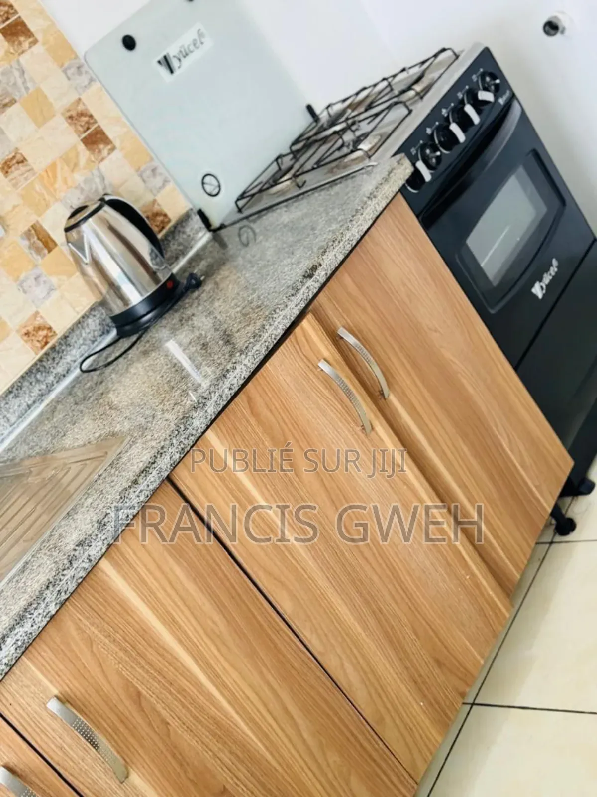 Furnished 3chbre Appartement dans Francis Gweh, Cocody à Louer