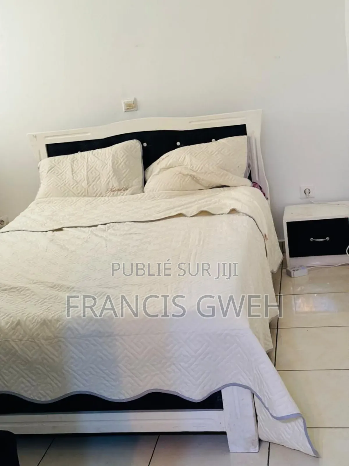 Furnished 3chbre Appartement dans Francis Gweh, Cocody à Louer