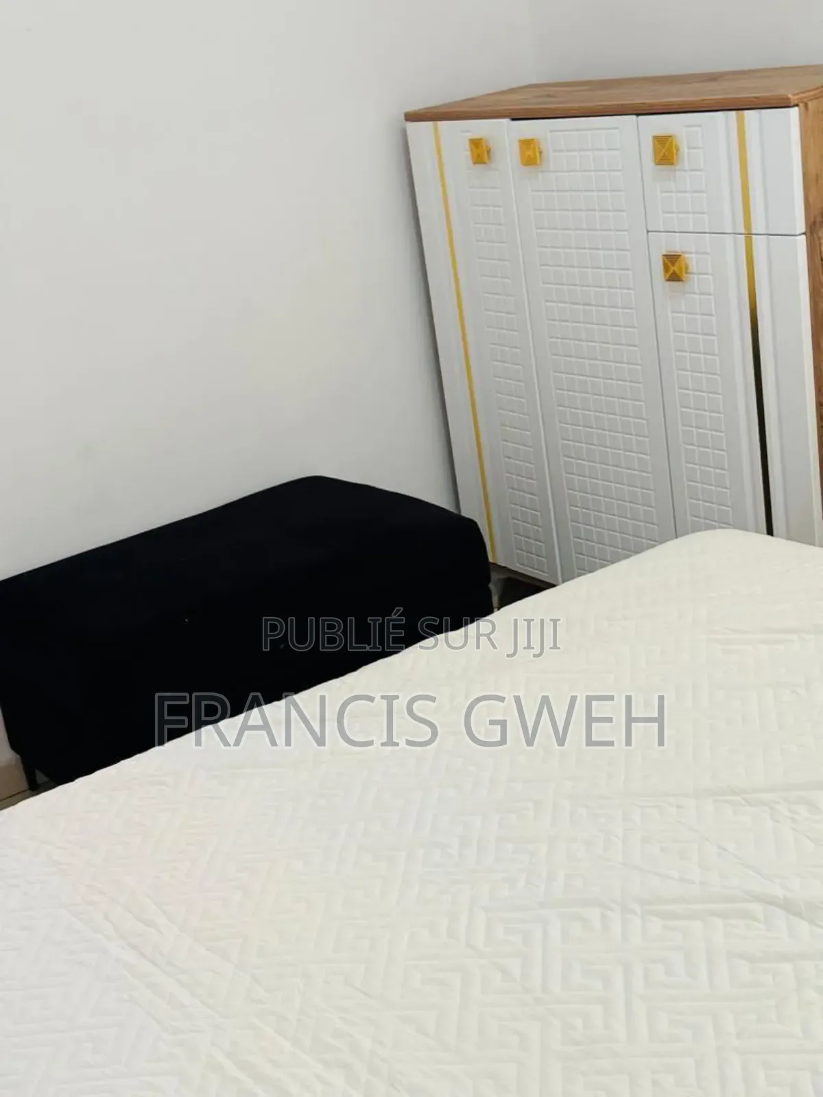 Furnished 3chbre Appartement dans Francis Gweh, Cocody à Louer