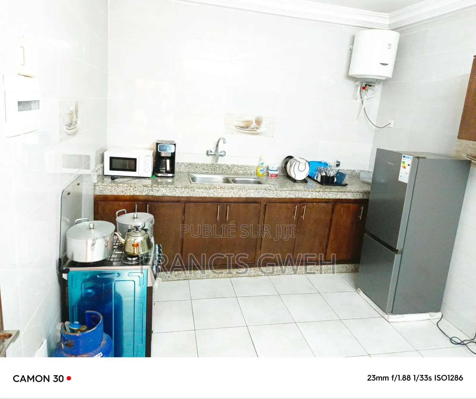 Furnished 2chbre Appartement dans Francis Gweh, Cocody à Louer