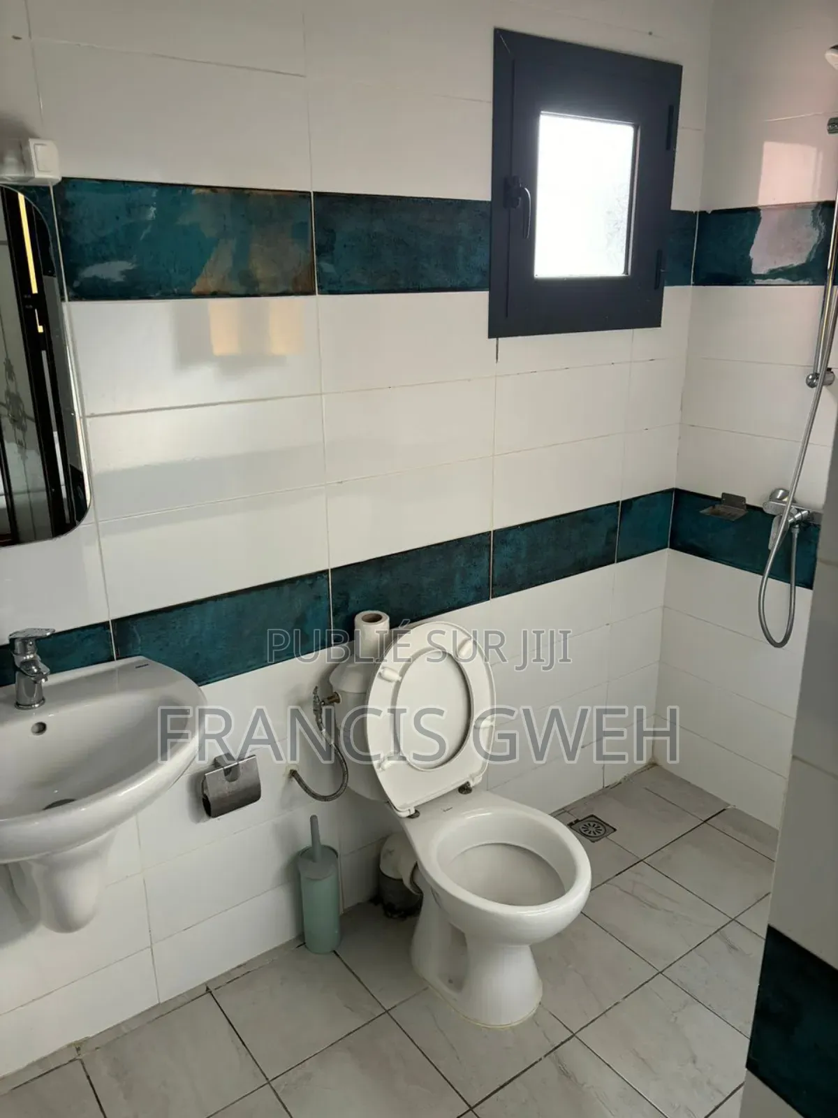 Furnished 2chbre Appartement dans Francis Gweh, Cocody à Louer